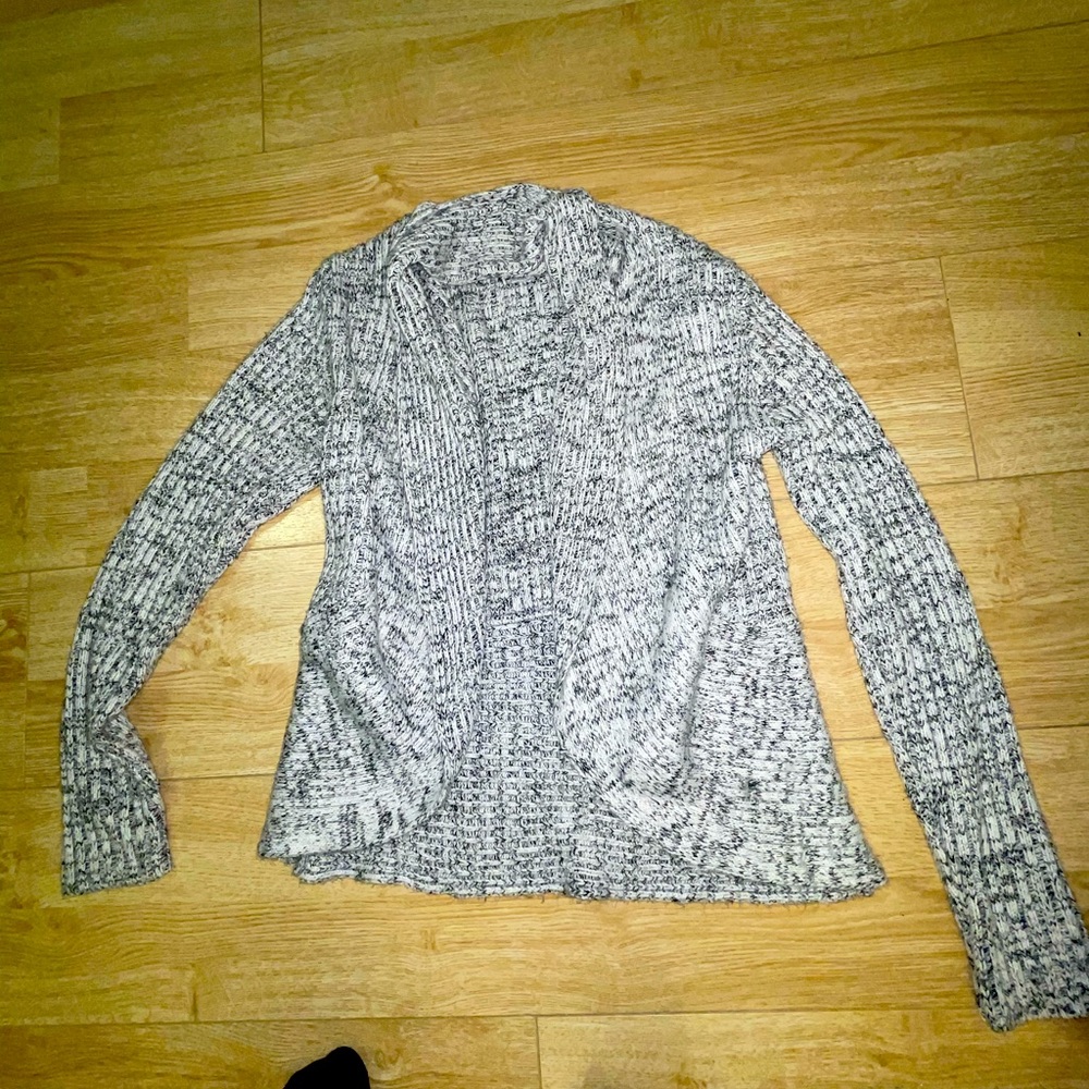 Like new basic grey cardigan